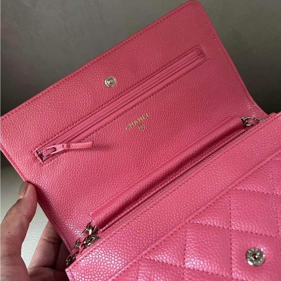 ‼️SOLD‼️CHANEL CAVIAR WOC - Picture 5 of 9